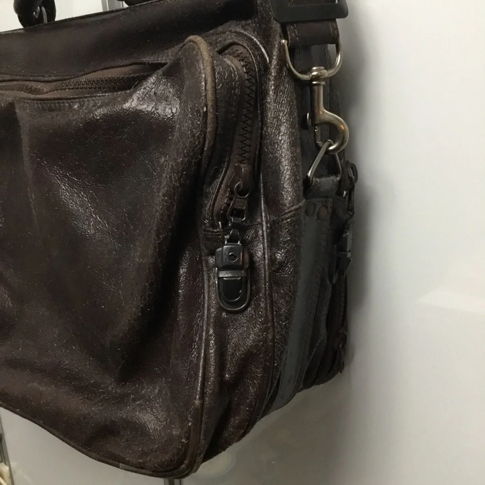 Genuine Leather Zippered Shoulder Messenger Bag - Picture 8 of 16